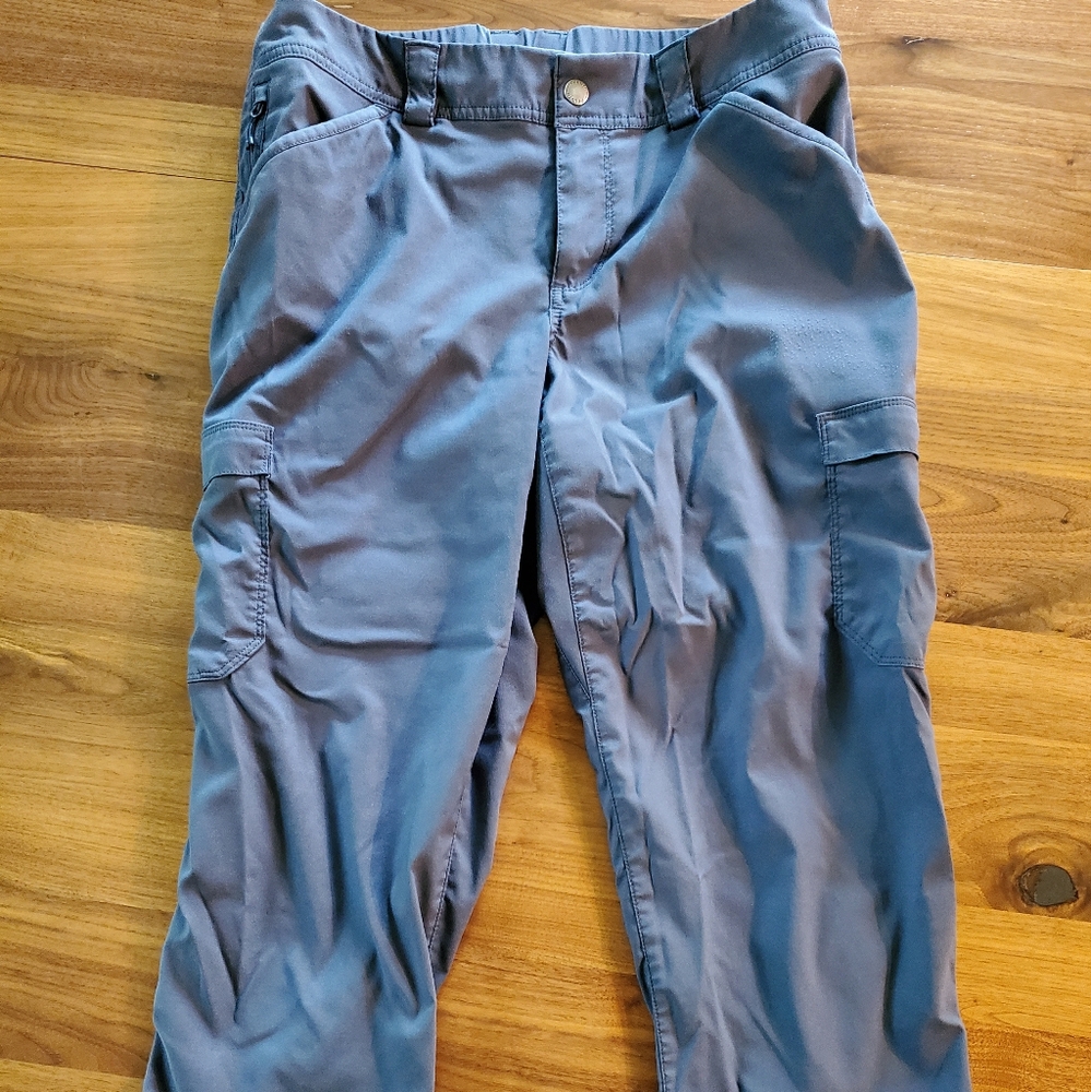 Duluth Trading Co Women's Dry On The Fly Capris Size 10